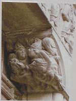 Toulouse, Basilique St-Sernin, Porte Miegeville, Console du linteau, personnages indetermines